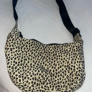 BAGGU medium crescent bag in Bluebell